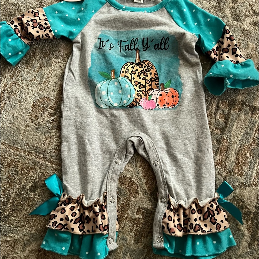 NWT 0-3 m It’s Fall Y’all romper by Marie Nicole Featuring pumpkins and leopard